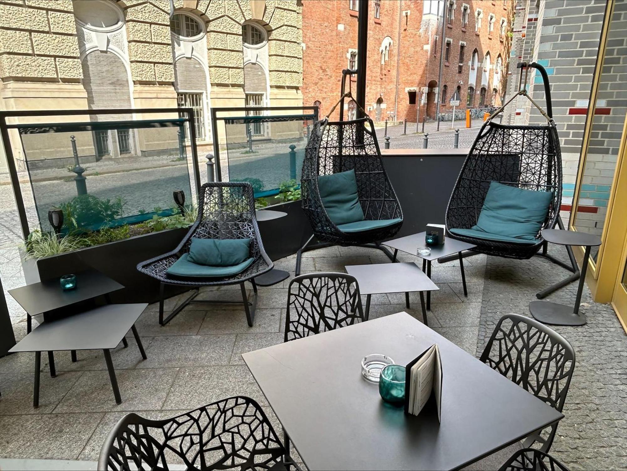 Motel One Frankfurt Airport Frankfurt am Main Exterior foto